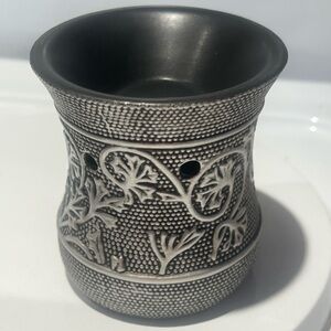 Scentsy Silvervine Wax Warmer Retired Traditional Metallic Scroll Silverwine